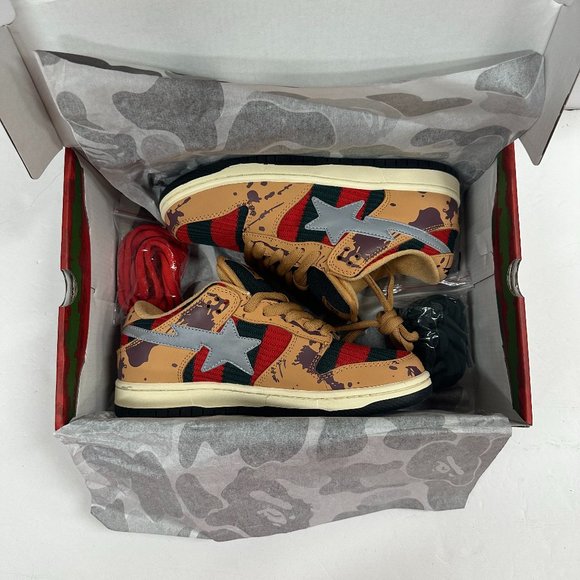 Indigo Studios x Freddy Krueger “Nightmare” On Elm St. Dunk Low - Picture 1 of 14